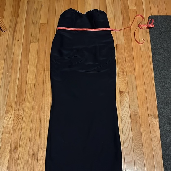 LNWOT 2 piece evening gown. Sheer beaded overtop.  Altered to size 8 petite - Picture 4 of 8